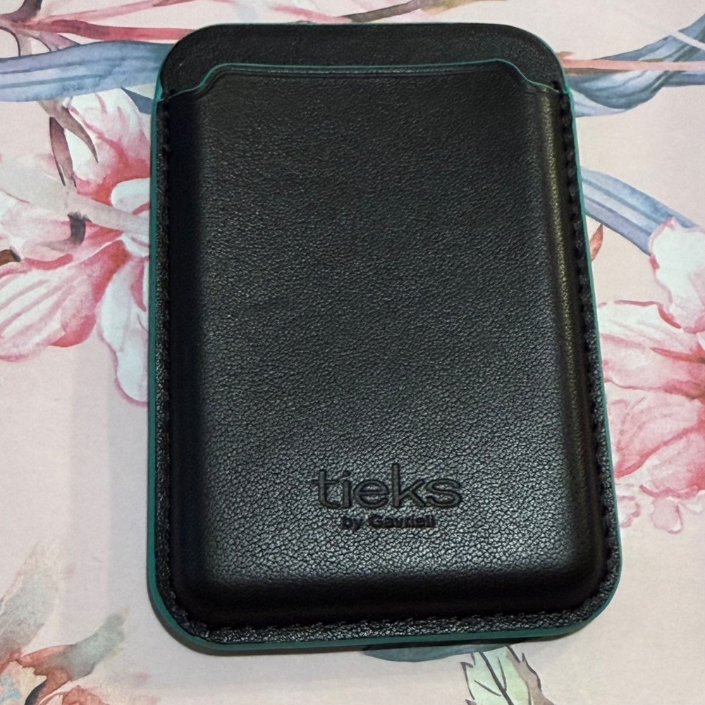Tieks by Gavrieli NIB MagSafe card holder